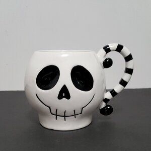 NEW RARE Boston Warehouse Halloween Skull Mug 18 OZ Stoneware